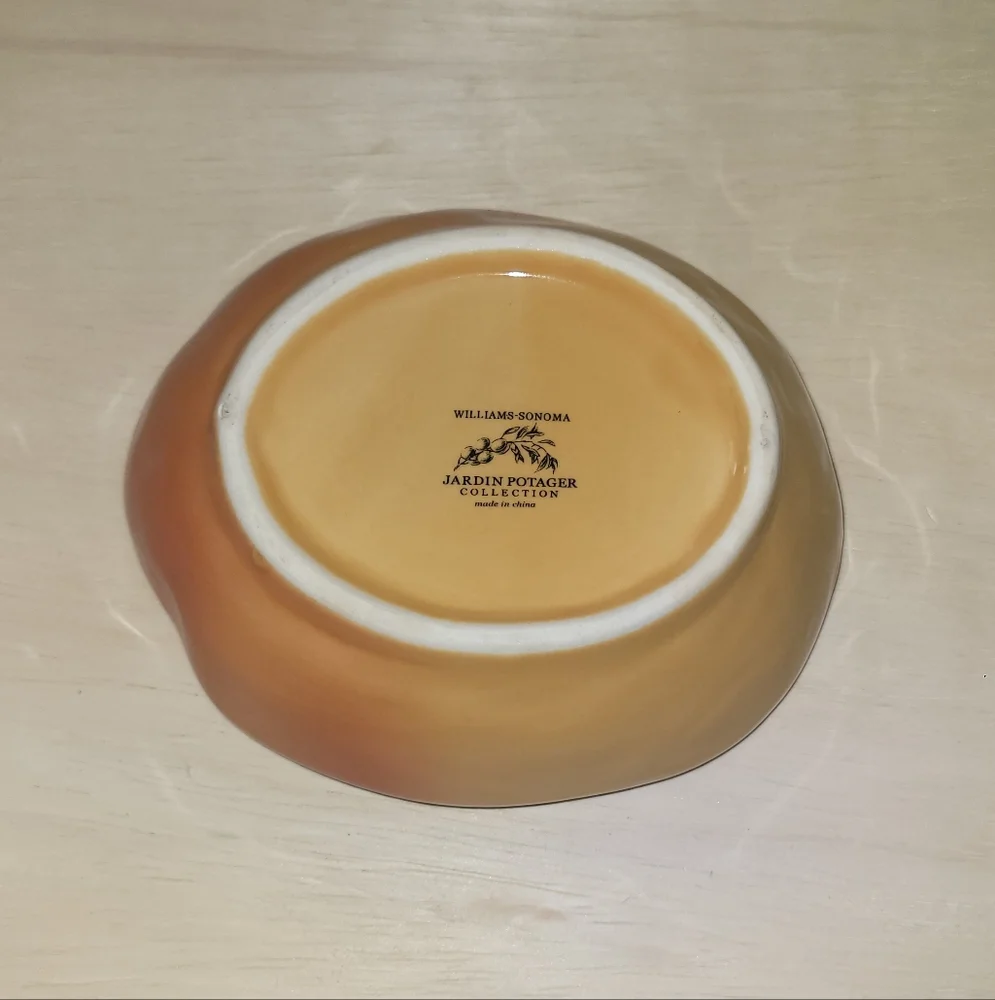 Williams Sonoma.. Autumn Harvest Ceramic Pumpkin Bowl
